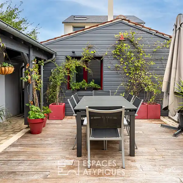 ARCHITECT-DESIGNED LOFT WITH STUDIO