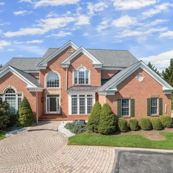 EXQUISITE BRICK ESTATE