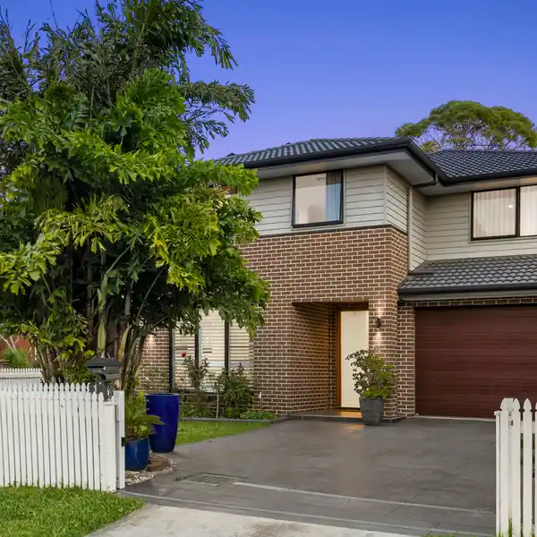 IMPECCABLE HOME WITH A THOUGHTFULLY DESIGNED PLAN