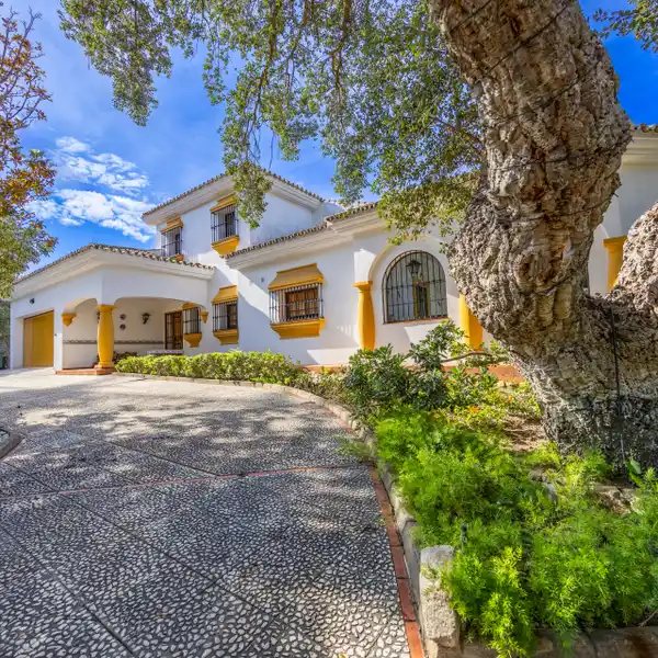 AN OASIS OF TRANQUILITY AND LUXURY