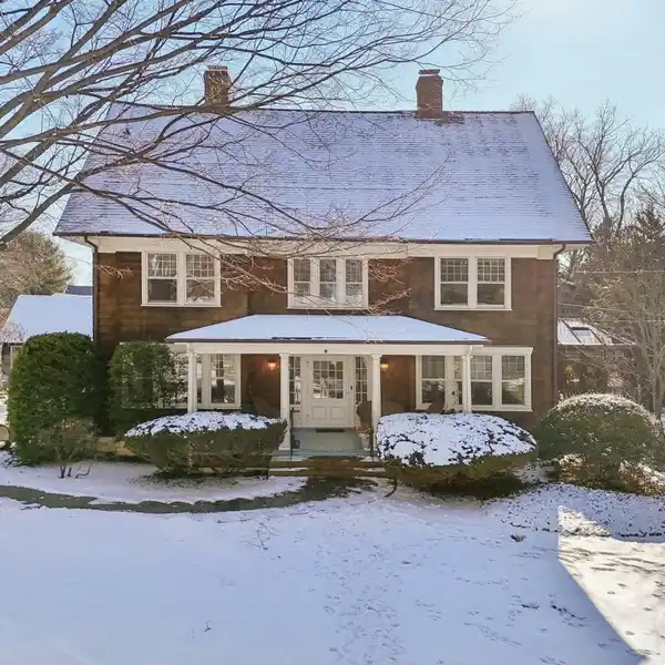 WONDERFUL CIRCA 1909 COLONIAL HOME