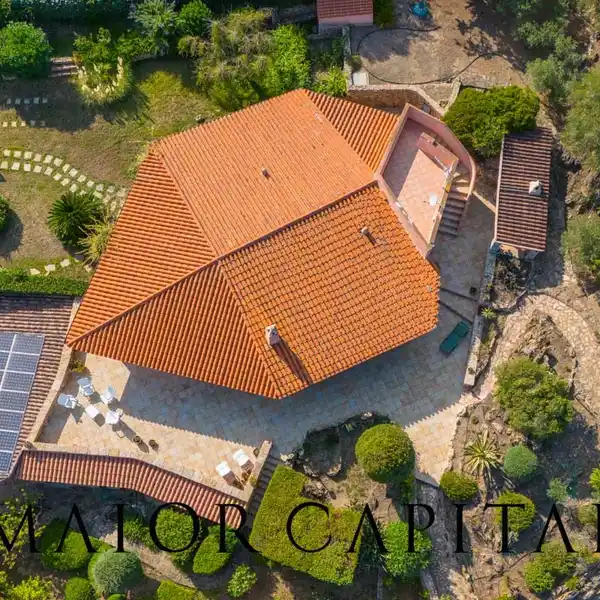 FOUR BEDROOM VILLA OVERLOOKING THE SEA