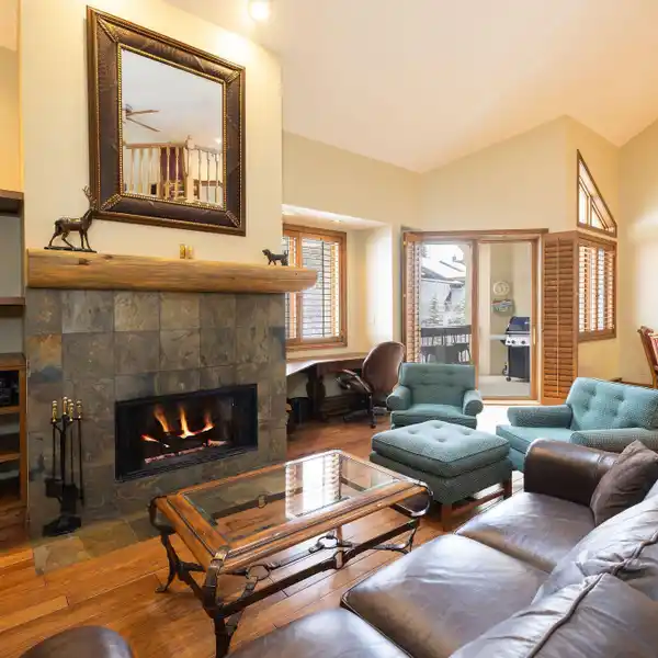 FOUR BEDROOM LOFT PENTHOUSE AT THE STRAWBERRY PARK LIFT
