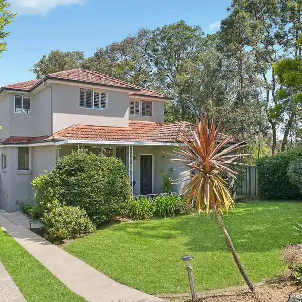 CHARMING PARKSIDE HOME