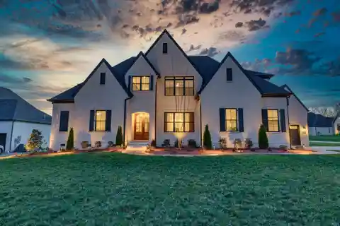 Move-In Ready Home on Prime Property