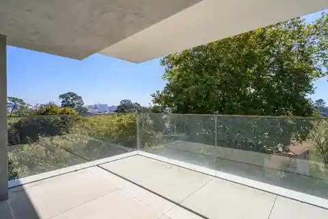 Elegant Apartment with Sunlit Sophistication