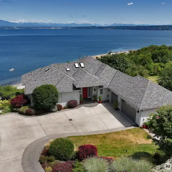 RARE FIND WITH SWEEPING PANORAMIC VISTAS