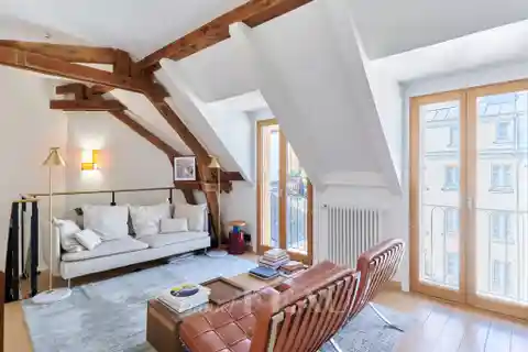 Delightful Duplex on the Top Floors