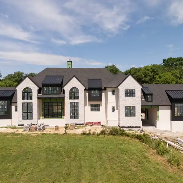LUXURY AND COMFORT ON FIVE SERENE ACRES