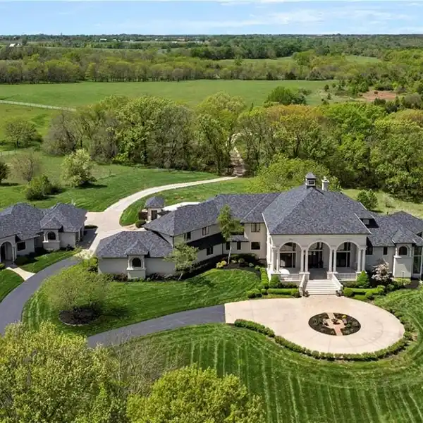 LUXURIOUS GATED 13-PLUS-ACRE ESTATE