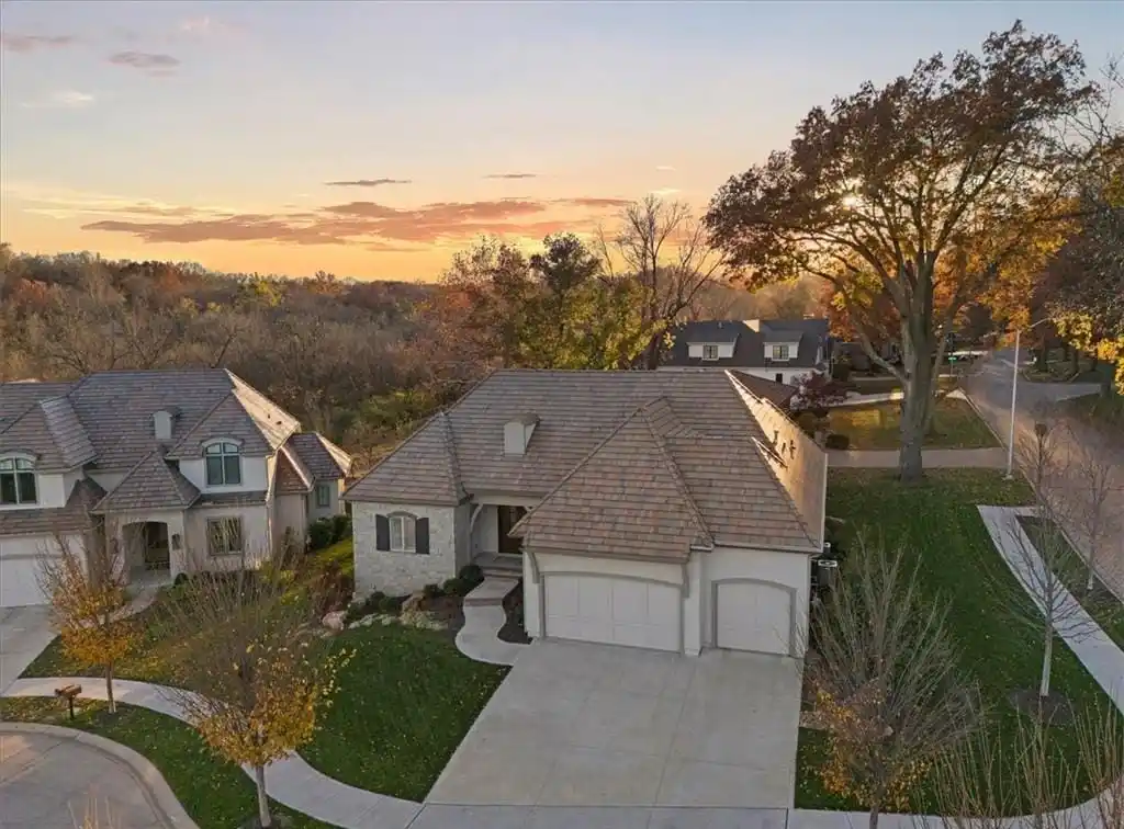 Beautiful Home in Old Leawood