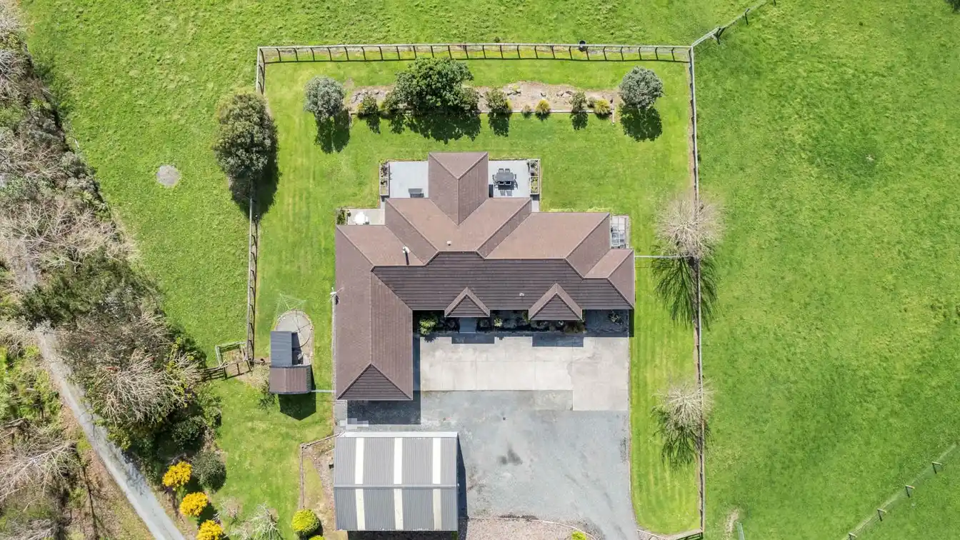 Serene Modern Estate with Paddocks and Endless Possibilities