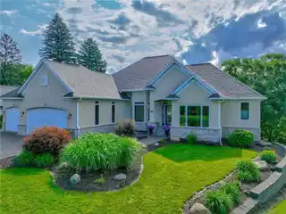 Spacious Walkout Home on Pristine Twin Lakes