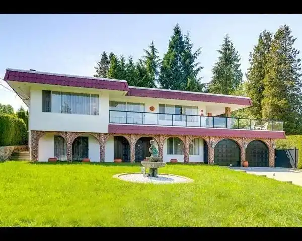 ELEGANT HOME IN PRESTIGIOUS BUCKINGHAM HEIGHTS