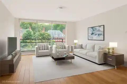 Bright Lateral Apartment on the Fourth Floor