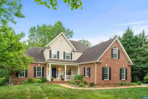 Expansive Retreat on 2.7 Private Acres