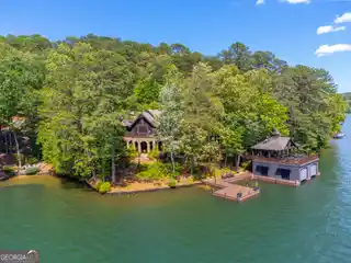 Spectacular Lakeside Estate