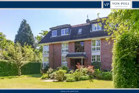 Stylish Living in Othmarschen 5-room Apartment with Balcony and Garage