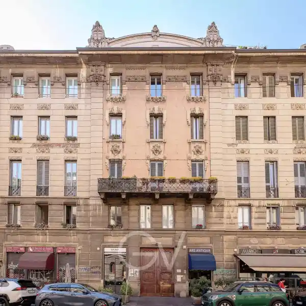 CONTEMPORARY DESIGN IN A CLASSIC MILANESE SETTING