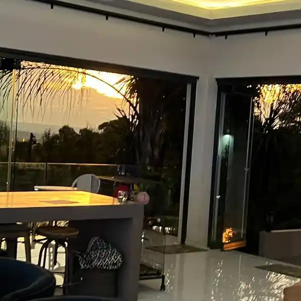 ELEVATED EQUESTRIAN ESTATE