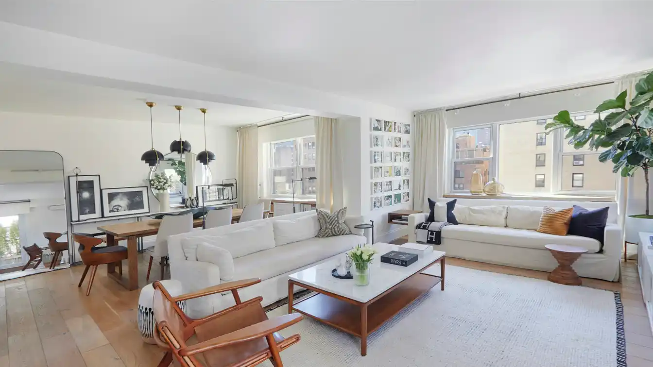 Meticulously Renovated High-floor Corner Apartment