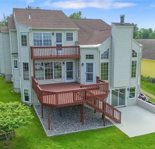 STUNNING CUSTOM-BUILT HOME ON ONEIDA LAKE