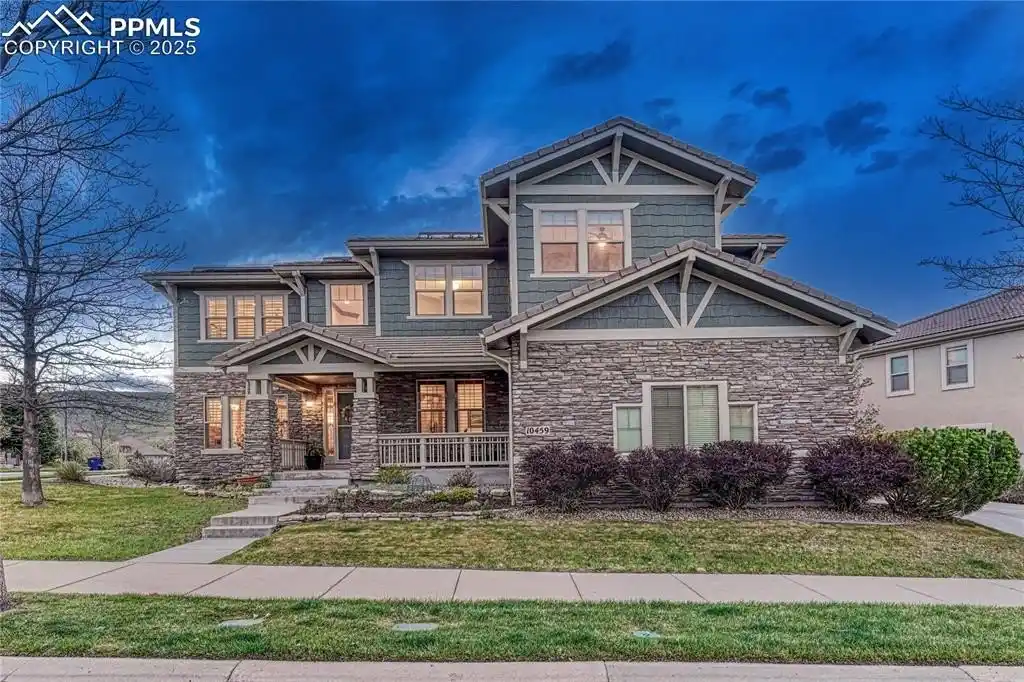 Craftsman Home in Coveted Bluffton Heights