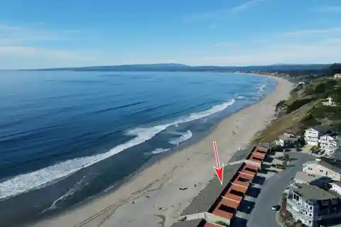 Four Bedroom Home on the Beach at  753 the Shoreline