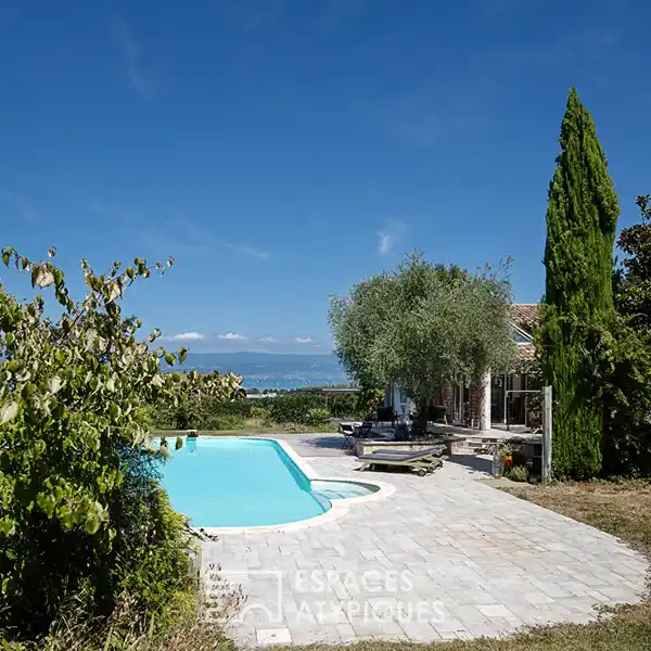 ELEGANT COMPLETELY RENOVATED VILLA