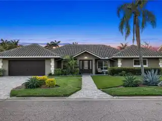 Beautiful Residence in Bayway Isles