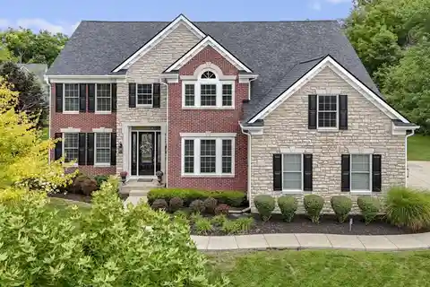 Timeless Fishers Home on Premier Cul-De-Sac Lot