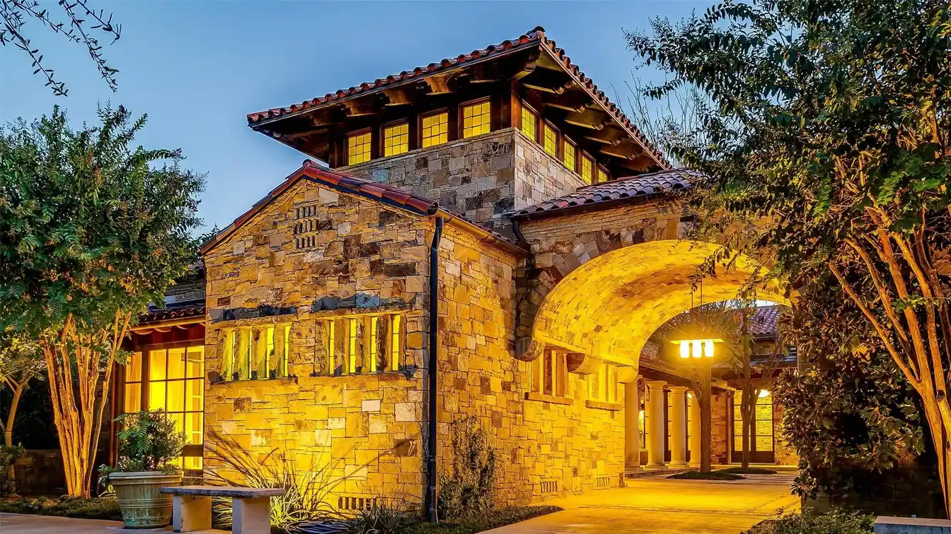 Breathtaking 32-acre Country Estate