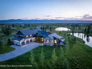 Luxurious Mountain Modern Home in Tributary