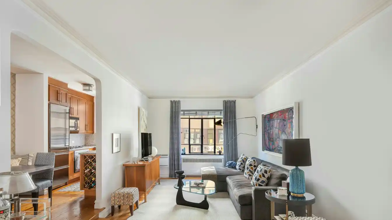 Elegant and Spacious Two-bedroom in Chelsea Gardens