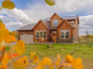 Colorado Charm with Modern Comfort