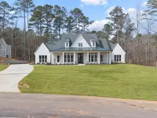 Exclusive Luxury Living in Beautiful Harbor Club