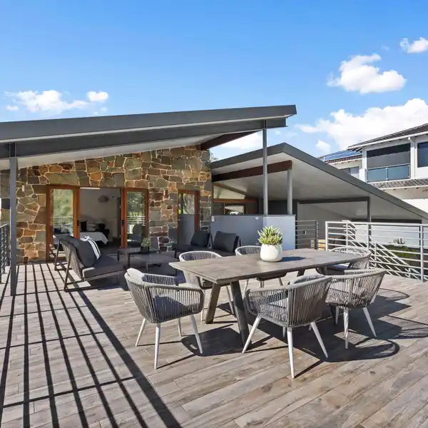 STRIKING RIVERSIDE RETREAT