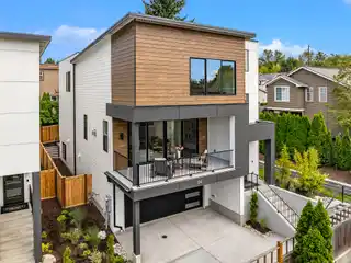 Brand New Modern Home in Moss Bay