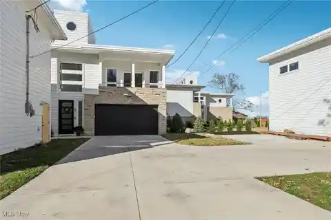 Dream Retreat on the Shores of Lake Erie