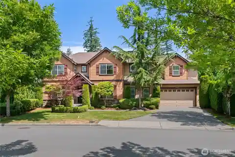 Expansive Murray Franklyn Home