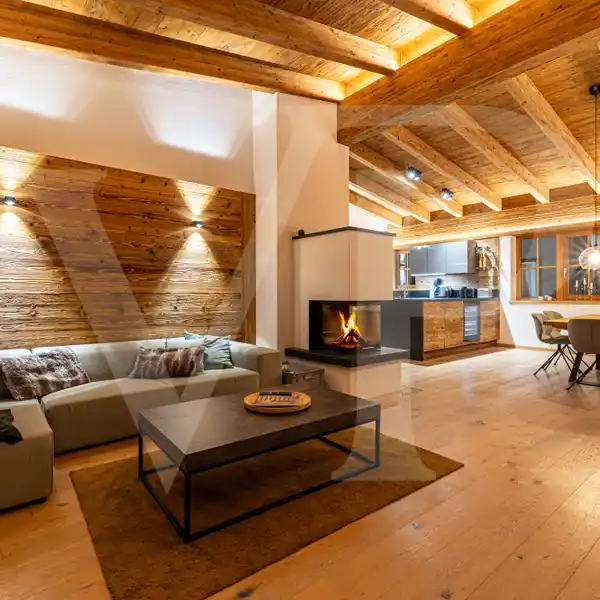 EXQUISITE MAISONETTE COMBINING COMFORT AND STYLE