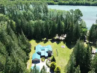 Stunning Skagit River Property