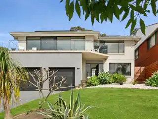 Beautifully Appointed Residence with Sweeping Ocean Views