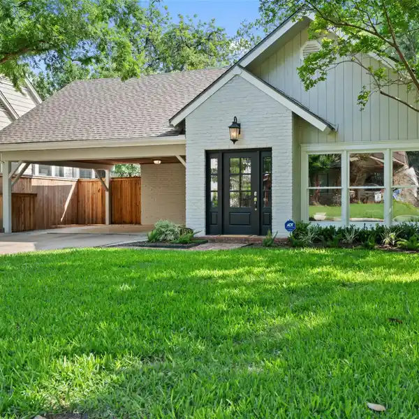 CHARMING GEM IN PEMBERTON HEIGHTS