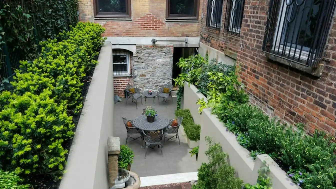 Tranquil Duplex in an Historically Significant Townhouse