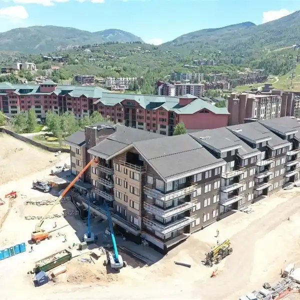 TOP-FLOOR RESIDENCE AT THE AMBLE