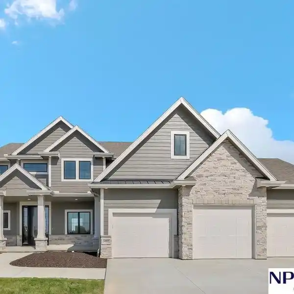 AMAZING NEW CUSTOM HOME OPPORTUNITY
