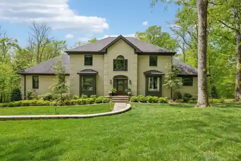 Sophisticated Living Amidst Natural Surroundings