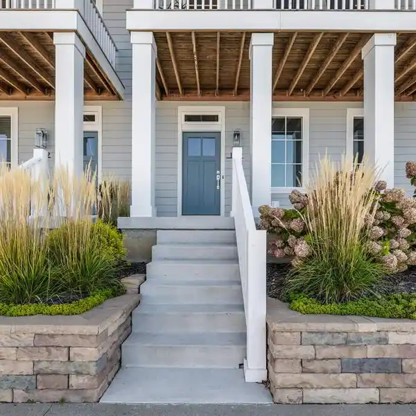 IMPECCABLE WATERFRONT TOWNHOME NEAR DOWNTOWN ST. JOSEPH