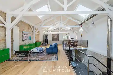 Former Carpentry Workshop Turned Contemporary Loft